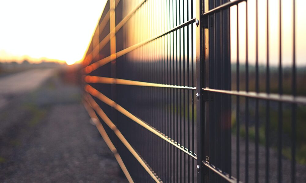 simon-maage-xw-vvvXq3rA-unsplash